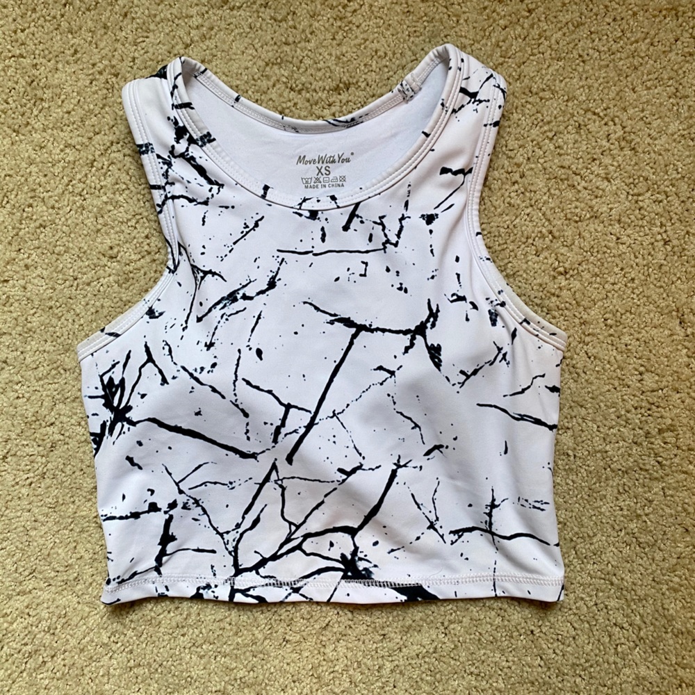 Women’s workout crop tank top